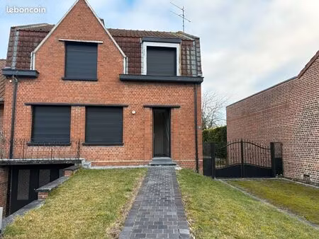 maison de ville libre de suite