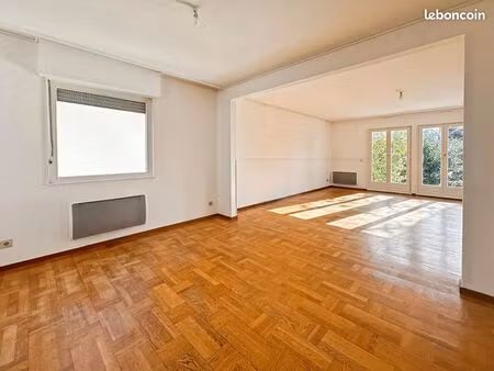 pavillon 7 pièces 135 m²