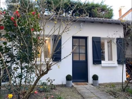 maisonnette meublée au calme – hyper centre orléans