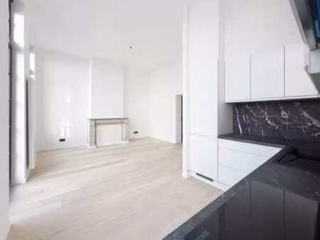 chatelain - superbe appartement 1 chambre avec balcon