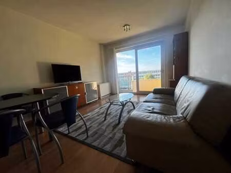 place dumon/parc malou une chambre meublé