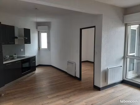 appartement f2 proche cézeaux/chu