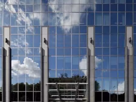 espaces de bureaux lumineux à louer entre 262 m² et 1.332 m²