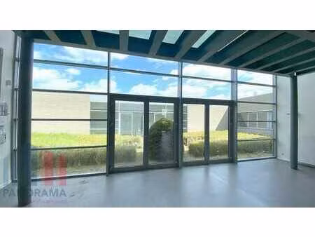 bureau clé en main de 671 m² situé dans un emplacement de...