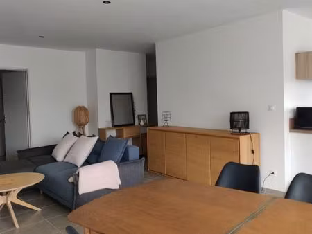 maison récente avec vue sur les vignes – idéalement située