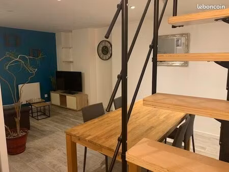 appartement t2 + mezzanine meublé laval centre ville