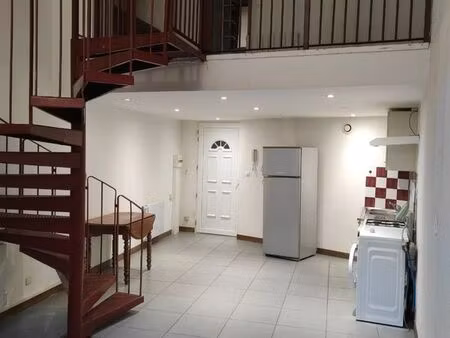 a louer t2 meublé avec terrasse