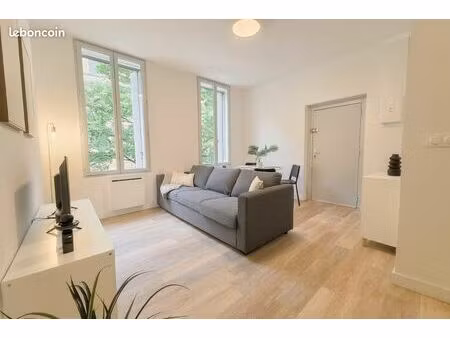 superbe t3 rénové – 2 chambres – centre historique de bergerac