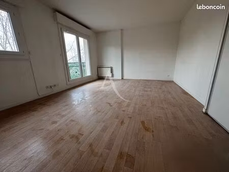 studio 1 pièce 35 m²