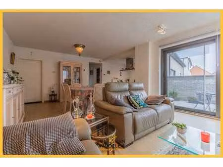 appartement 2-chambres au r-d-c avec grande terrasse