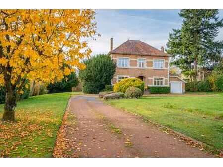 villa manoir pleine de caractère avec piscine sur 55 ares