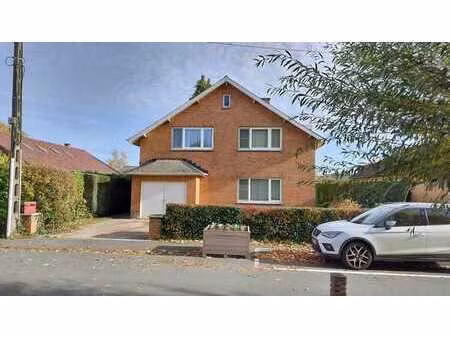 belle villa dans un cadre verdoyant à deux pas de tout !