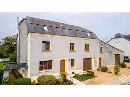 maison familiale spacieuse avec grand garage