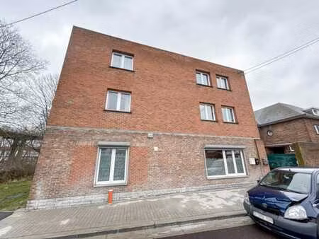 bel appartement 2ch avec caves aménagées