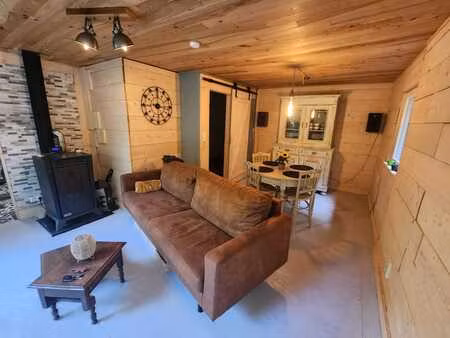 chalet rénové sur parcelle boisée de 2a 96ca