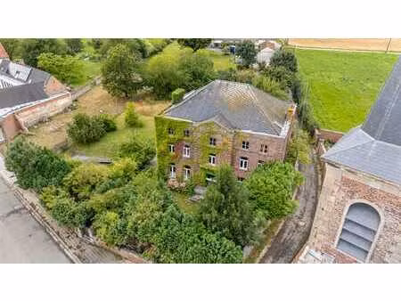maison de maître unique avec 6 chambres et jardin