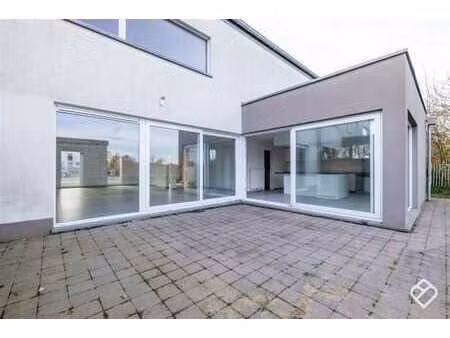 grande maison récente à breuvanne