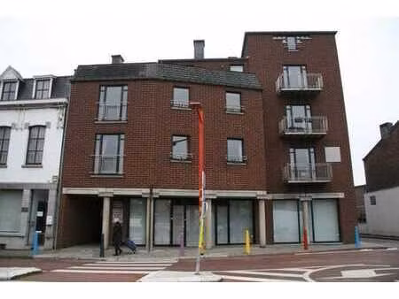 superbe appartement 2 chambres avec balcon au 2 ème étage