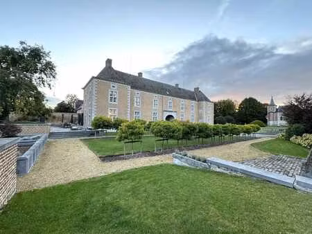 ferme-château du xviiie siècle avec terres
