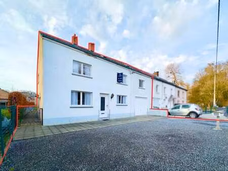 charmante maison avec garages et jardin à hargimont