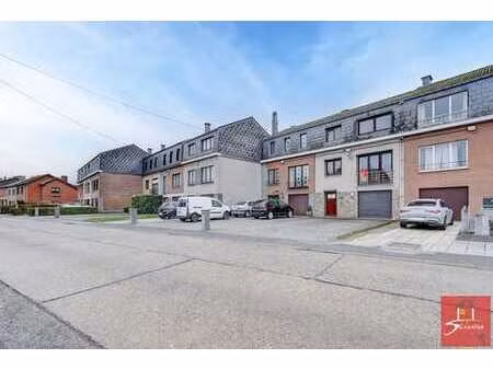 *option* maison belle etage jardin garage et 3 ch peb c