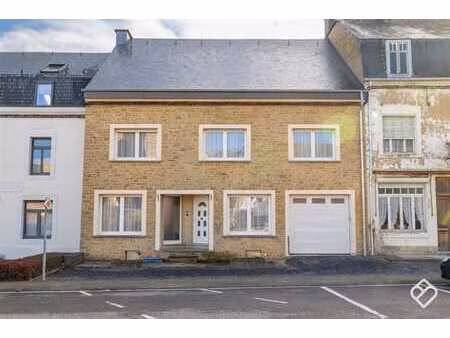 spacieuse maison au centre de saint-léger