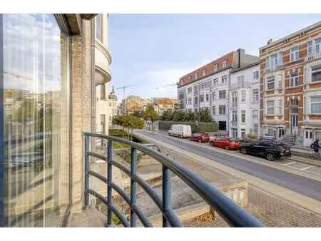 appartement de deux chambres avec garage box à vendre à blan