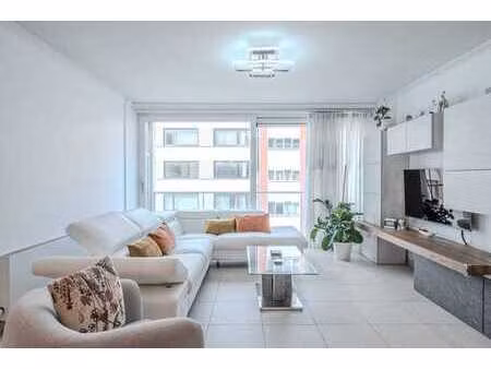 appartement de 2 chambres prêt à emménager avec terrasse à o