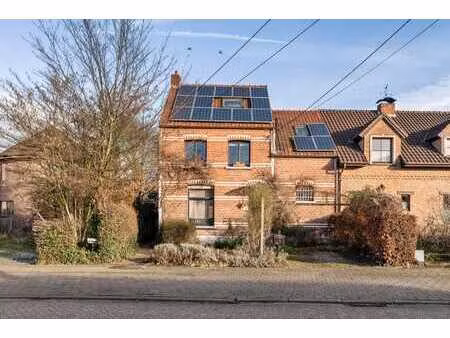 charmante woning met ruime tuin op topligging in borsbeek!