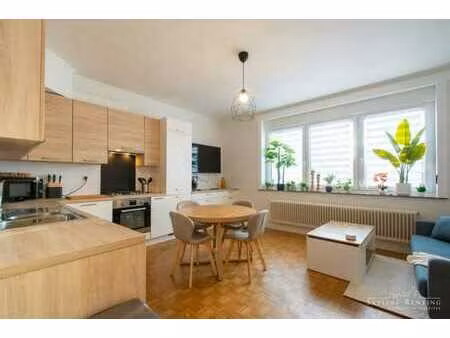 splendide et lumineux app. meublé - 2 ch.