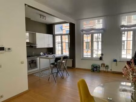 ixelles: spacieux duplex 2 ch. à deux pas de flagey