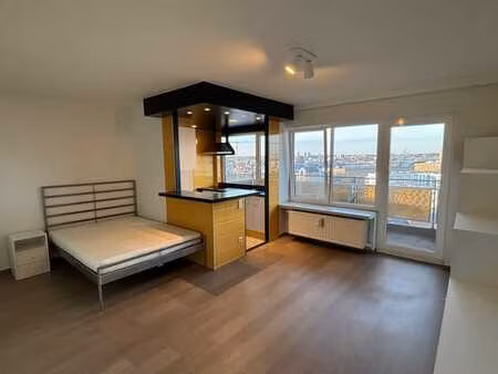 charmant studio lumineux à louer