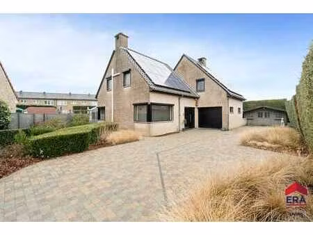 villa avec 3/4 ch  garage & jardin dans un quartier calme