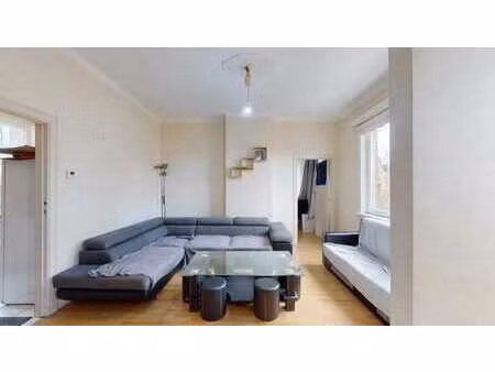 huart hamoir - gare de schaerbeek / petit immeuble