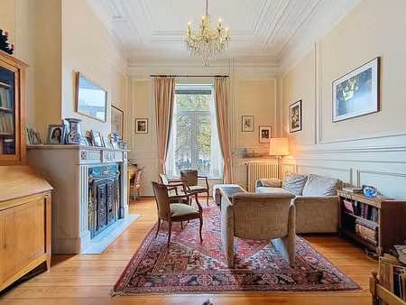 belle maison de maître +- 300m² proche du square marie-louis