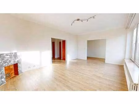 limite etterbeek : bel appartement 2 chambres +/- 92m2