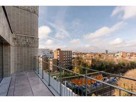 magnifique studio à meiser avec terrasse - 1ère occupation