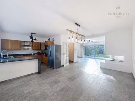 charmante maison 4 chambres  jardin  garage