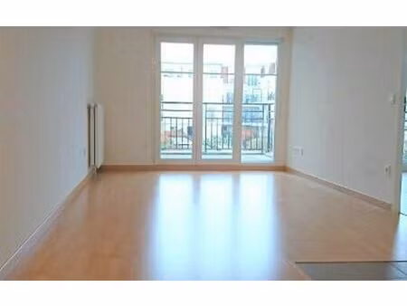 location appartement  45.13 m² t-2 à le plessis-trévise  940 €