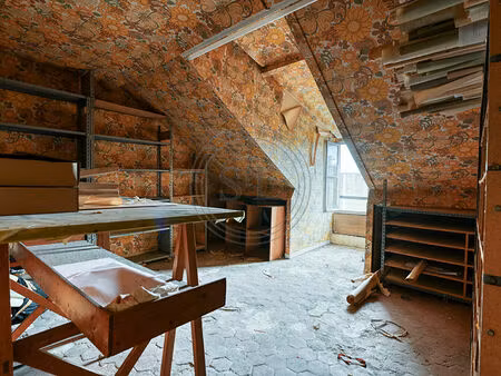 greniers réunis  offrant un beau potentiel d'aménagement.