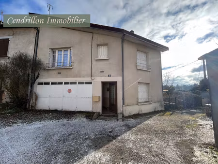 maison de bourg à rénover avec grand terrain et potentiel lo