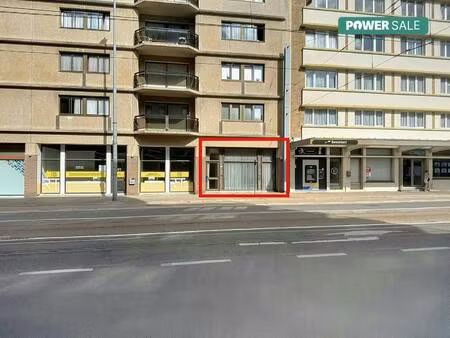 gelijkvloers appartement met ruime garage in centrum sint-idesbald