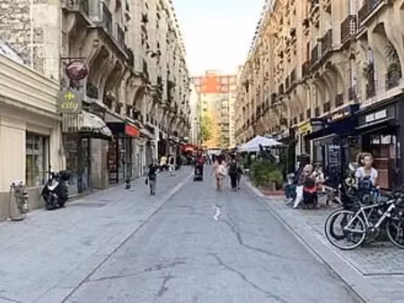 a louer – boutique sur rue piétonne très commerçante