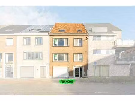 immeuble entier à vendre avec 2 appartements et garage dans…