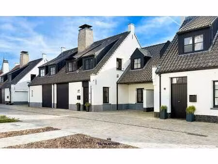 maison de luxe avec jardin et garage