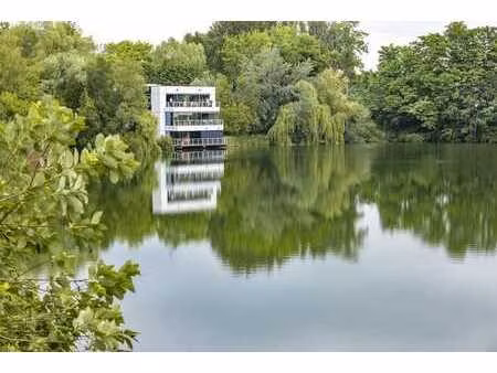 espace de bureau à louer à niel : emplacement unique au bord