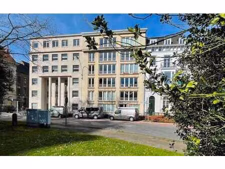 lichtrijk en ruim éénslaapkamerappartement gelegen aan he...