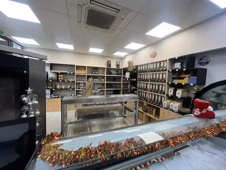 vente commerce 68 m² six-fours-les-plages (83140)