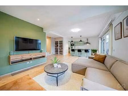 appartement rénové avec cour