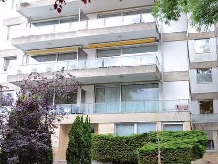 ixelles  av ernestine 18 :appartement garage et jardin.